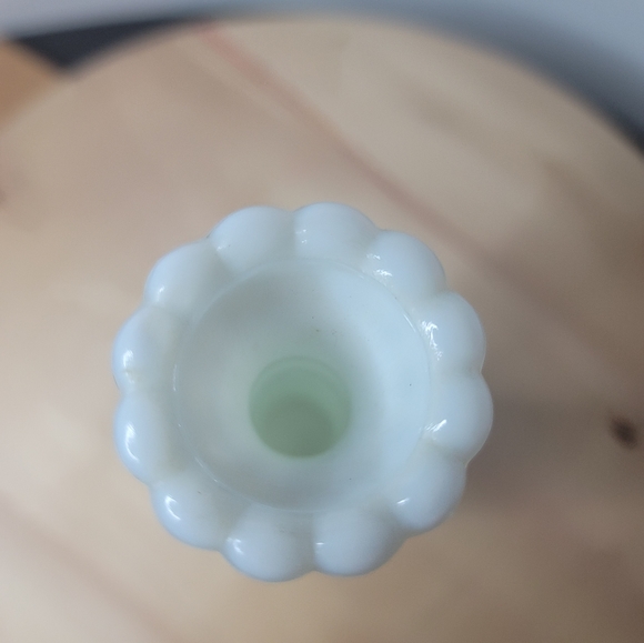 Milk Glass vase 9" - Picture 6 of 8